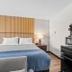 King Bed in Lux Boutique Hotel, Marshfield (foto 9)