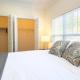 Spacious Apt with Pool, Kendal Green