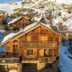 Spacious Mountain Stay for 14, Huez
