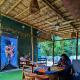 Hobbit House Hostel, Rishīkesh - Foto 2