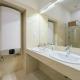 Spacious 3 bedroom, 3 ensuite bathroom elegant apartment near the Opera House, Budapest - Photo 8