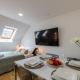 KIP Old Town Modern Apartment with Free Parking & AC, Praha - Fotografie 3