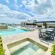 Large Studio, Large Rooftop Pool, Great Location! Playa del Carmen - Photo 1