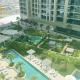 Elegant 2-BR with Canal & City Views Pool Amenities, Dubaj - Zdjęcie 1