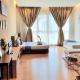 Regalia Suites with Infinity Pool KLCC by Staycation Homes, Kuala Lumpur - Photo 2
