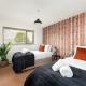 Long Stays-Sleeps 9-Parking-By FabAccommodation, Bristol - Fotografie 1