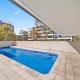 Elegant 2-Bed with Pool Alfresco Dining & Balcony, Lyons - Fotografie 5