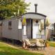 Lomu - Cosy Coastal Shepherd's Hut with Log-Burner and WiFi Haverfordwest - Foto 8