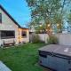 Bo's Queen Anne with Hot Tub and fenced backyard