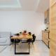 Bright Apartment with Parking and Remote Work in Warsaw Wola by Noclegi Renters, Varsavia - Foto 9