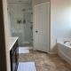 HotTub-King Bed -Fire pit-BBQ-Pristine Kitchen, Odessa (foto 8)
