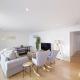 Two-Bedroom Apartment with River Views, Beckton (fotografie 5)