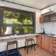 Charming Space with Cozy Wood Deck, Los Angeles - Zdjęcie 8