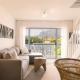 Four Peaks Duplex - 4 Sleeper with Mountain Views, Balcony and Pool in Hout Bay Beachfront - Fotografie 9