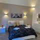 Leoscar Apartment in Catania center Self Check-in, Katania