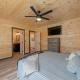 The Outlaw - The Ultimate Cabin with Pool, Hot Tub & Games!, Sevierville (foto 10)