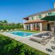 Villa in Srebrni i with Pool near Marea Beach, Štuti (fotografie 9)