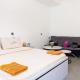Sky hotel - Rooms & Free laundry - 50m to Royal Palace, Phnom Penh (photo 10)