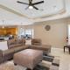Luxury Home with Gourmet Kitchen - 3 Miles to A&M, Sleeps 14, College Station (foto 2)
