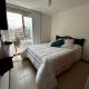 Bright and Modern Medellin Apartment, Medellín - Foto 3