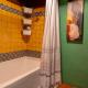 Hot Tub, Artsy Family Adobe, 4mins Plaza! Private Deck & Yard, Taos (fotografie 9)