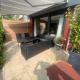 Luxe appartement bij Zuidas met tuin en buitendouche, Amsterdam