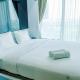 Comfort 1BR at Brooklyn Alam Sutera Apartment By Travelio Tangerang - Photo 6