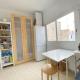Double room with inside window in shared apartment Barcelona - Foto 6