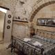 DOMUS CESARE - dimora storica totalmente in pietra nel cuore del centro storico con cabina doccia pietra in camera e zona relax esterna-historic residence entirely made of stone in the heart of the historic center with stone shower cabin in the room, Carovigno (zdjęcie 7)