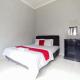 RedDoorz at Penginapan Hello Pacitan - Photo 1