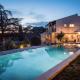 Slpendid villa with heated pool and Jacuzzi for 12 people in Saint-chamas, Saint-Chamas