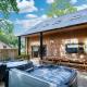 Throwley, woodland lodge with hot tubs for 14 Oakamoor - Foto 1