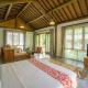 Poolside Room with Lounge in Kaba-Kaba Tabanan - Foto 1