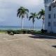Oceanview 1-Bed Apt w Pool Bar & Beach Access, Montego Bay - Foto 5