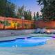 Luxury 5 beds Villa with Heated Pool & Resort Amenities, Edmonds