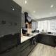 Modern 3-bed stay-away-home sleeps 6 nr Manchester, Manchester - Photo 2