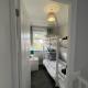 Modern 3-bed stay-away-home sleeps 6 nr Manchester, Manchester - Photo 6