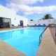 Casa Georgiana, central Playa Blanca, private heated pool