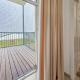 Spacious 3-Bedroom Retreat with Balcony for 8 Near Millennium Tower, Vienna - Foto 7