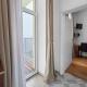 Elegant 3-Bedroom Getaway with Balcony for Groups up to 7, Wiedeń - Zdjęcie 5
