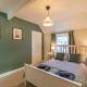 Charming 5-Bed Home with Garden and Parking, Winchester (zdjęcie 6)