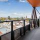 Modern 2B Apt with Views Near Swinburne University, Melbourne - Photo 3