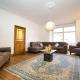 Rochester - Large Private Lounge - Bedroom With En Suite Shower - Large Dining Area - Kitchen - Very Close To Town Centre - Wifi - Off Street Parking, Rochester