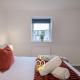 Hardgate Hideaway - SJA Stays - 2 Bed Apartment Aberdeen - Photo 6