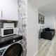 Apartamento Moderno y Céntrico en el Vibrante Lavapies, Madrid - Photo 9