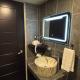 River Paradise Cabin with Private Jacuzzi, Fortuna - Foto 10