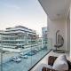 Contemporary 2BR in Azizi Park Avenue, Nad Al Sheba by Deluxe Holiday Homes, Dubai - Foto 3