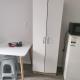2 Double Beds including 1 Sofa Bed Garden Chalet, 14 Phyllis St, Mt Albert, Auckland, Окленд - Фото 6