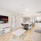 Luxe 1BR in Fairways East with Canal Views, Dubaj - Fotografie 1