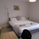 Double or twin room in town centre, East Grinstead